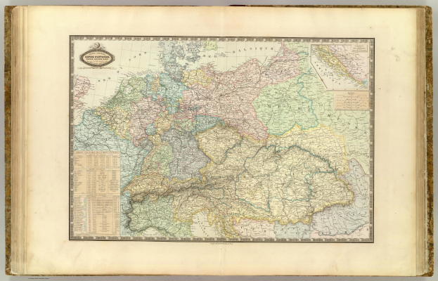 Ein offenes altes Buch, das eine detaillierte historische Karte der Provinzen und Städte Deutschlands zeigt.