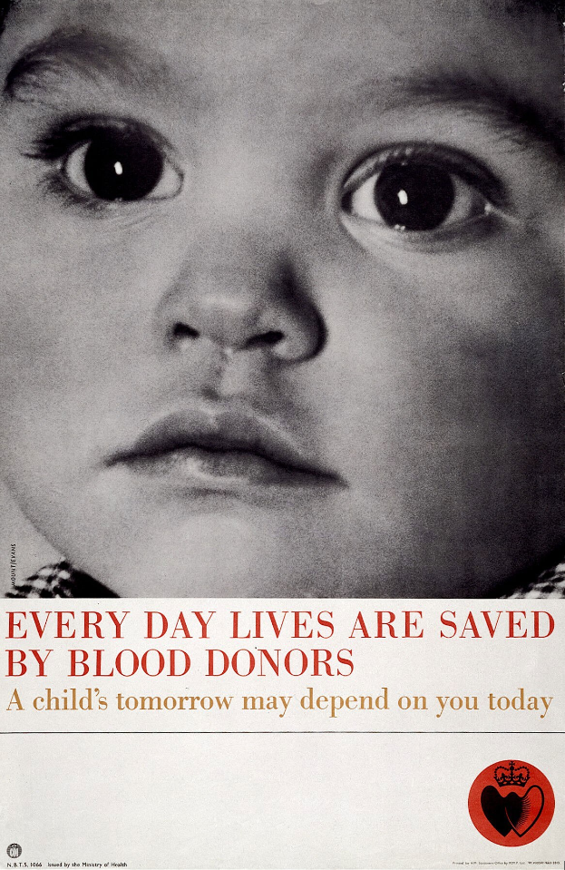 Plakat mit ernstem Kindergesicht in der Mitte, umgeben von fetter schwarzer Schrift: "Jeden Tag rettet Blutspenden Leben."
