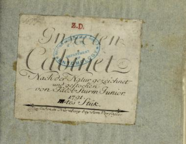 Ein altes Buch mit dem Titel "Z.D. Nürnberg, Deutschland, 1791" und einem Stempel, der die erste Auflage anzeigt, mit handgeschriebenem Text auf seinen Seiten.