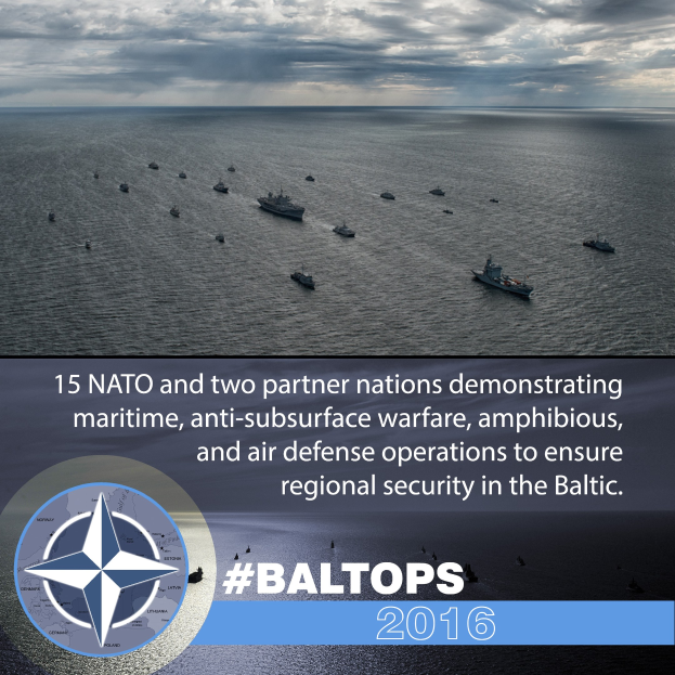 Schiffsverband auf dem Wasser mit bewölktem Himmel, mit Text und Logo über NATO-Meeremanöver in der Ostsee.