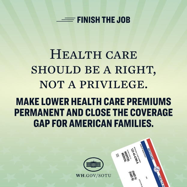 Plakat mit dem Text "Beende den Job: Gesundheit soll ein Recht sein, nicht ein Privileg" und einer Karte mit der Aufschrift "Mache niedrigere Gesundheitspauschalen dauerhaft und schließe die Versorgungslücke für amerikanische Familien."